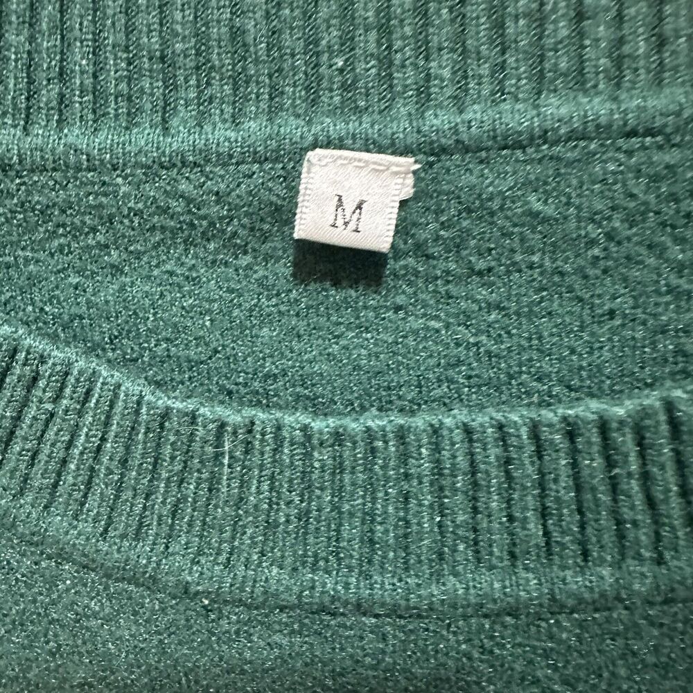 Women’s Snow Leopard Sleeve Sweater Green White Size Medium - Picture 5 of 6